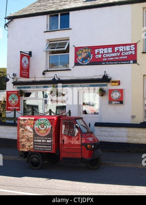 L'ape pizza shop et livraison véhicule, Kilkhampton, Bude, Cornwall, UK Banque D'Images