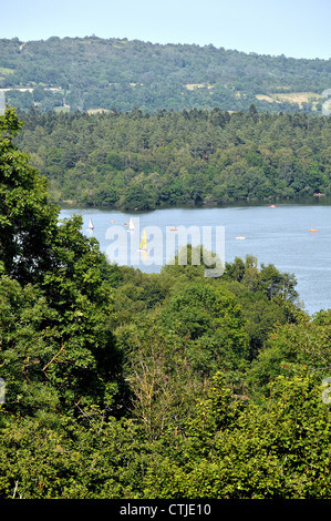 Lac d'Aydat au coeur de Parc Régional des volcnoes Auvergne, Puy-de-Dôme, Auvergne, Massif-Central, France Banque D'Images