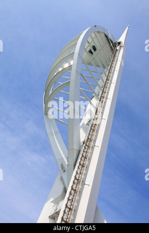 Spinnaker Tower vu de dessous de Gunwharf Quays Portsmouth England UK Banque D'Images