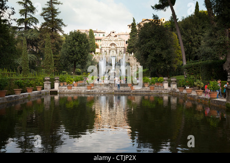 Pisciculture et la fontaine de Neptune et de l'Orgue à la Villa d'Este Tivoli Italie Banque D'Images