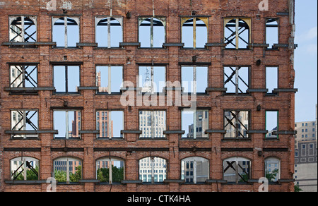 Detroit, Michigan - la façade d'un ancien bâtiment du centre-ville, sauvé de la faillite. Banque D'Images