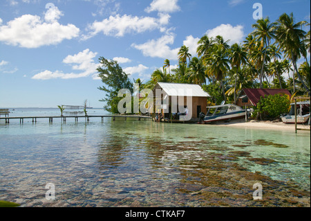 Laguna de Fakarava aux Tuamotu, l'atoll Banque D'Images