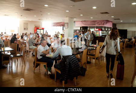 Café Restaurant, de l'intérieur, de l'aéroport de Casablanca, Maroc terminal sud Banque D'Images