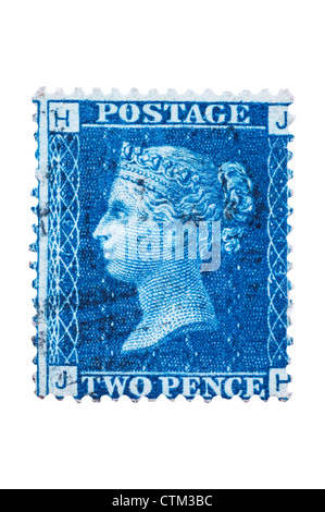 A Victorian deux penny timbre 2d bleu sur fond blanc Banque D'Images