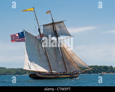 Pride of Baltimore II participe au festival des grands voiliers de 2012 à Halifax, en Nouvelle-Écosse. Banque D'Images