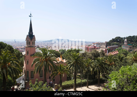 Vue sur Barcelone, Espagne, du Parc Guell. Banque D'Images