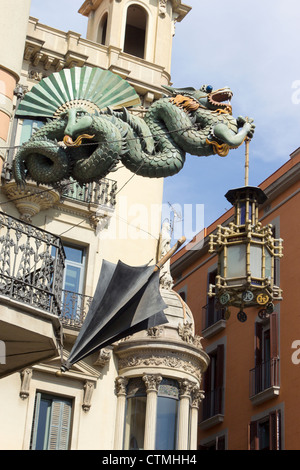 Barcelone, Espagne. La Casa Bruno Cuadros, La Casa de los Paraguas, La Rambla. Banque D'Images