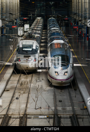 Les trains à grande vitesse AVE, Madrid, Espagne Banque D'Images