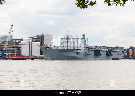 Le HMS Ocean amarré à Greenwich Banque D'Images