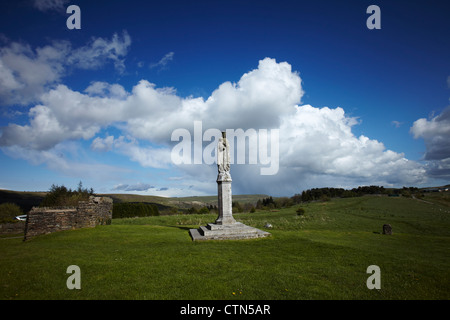 Notre Dame de l'Elgano statue, The Town House, South Wales, UK Banque D'Images