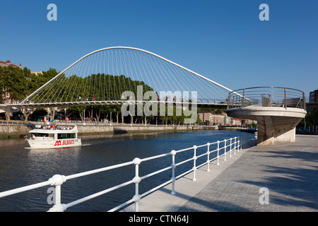 Pont ZubiZuri, Bilbao, Biscaye, Pays Basque, Espagne Banque D'Images