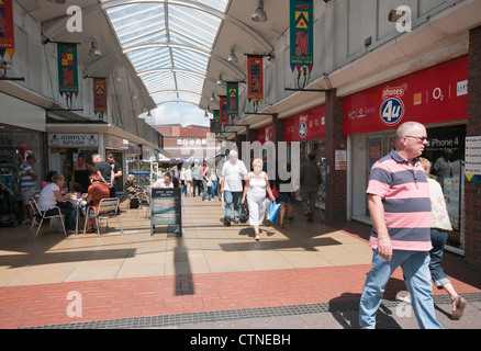 Nouveau centre commercial St Georges Road Kent Gravesend UK Banque D'Images