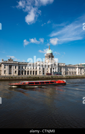 Dublin, Irlande. Le Custom House, le port de Dublin, sur la rive nord de la rivière Liffey. Construit dans un style néoclassique en 1791. Banque D'Images