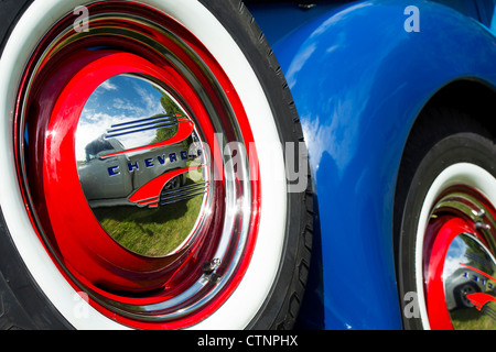 1939 Chevrolet pick up truck. Chevy. Classic American ramasseur. Détail de la roue de secours Banque D'Images