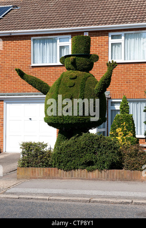 L'homme en topiaire chambre jardin avant, Broadstairs, Kent, Angleterre Banque D'Images