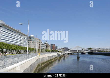 Au bord de l'eau ci-dessous l'Broomielaw à Atlantic Quay à Glasgow, Ecosse Banque D'Images