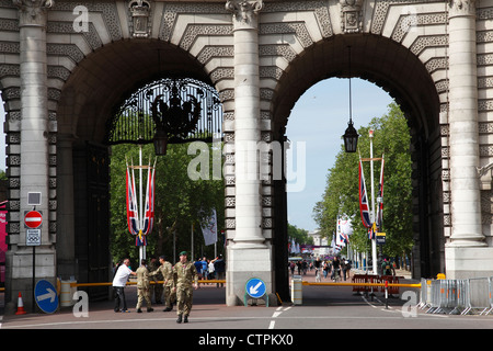 Le centre commercial fermé à l'Admiralty Arch pour les Jeux Olympiques de 2012 à Londres. Banque D'Images