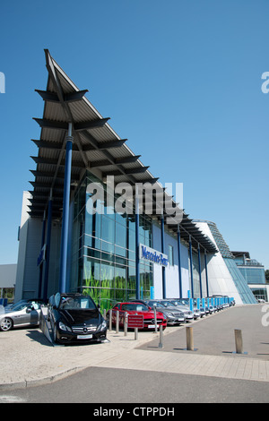 Mercedes-Benz World. Brooklands, Weybridge, Surrey, Angleterre, Royaume-Uni Banque D'Images