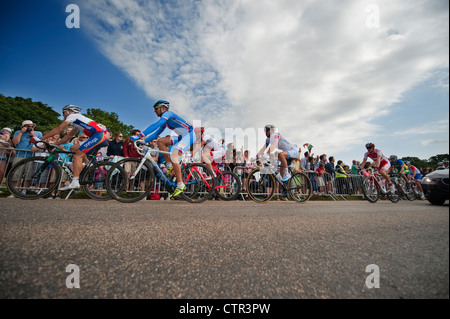 Jeux Olympiques de Londres 2012, le vélo de course sur route pour hommes ; en sortant du parc Richmond 28.7.12 Banque D'Images