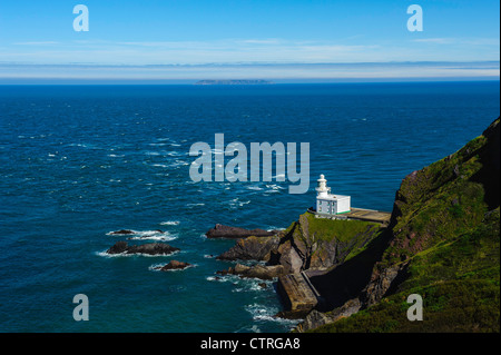 Hartland Point est un éperon rocheux du terrain sur la pointe nord-ouest de la côte du Devon en Angleterre. Banque D'Images