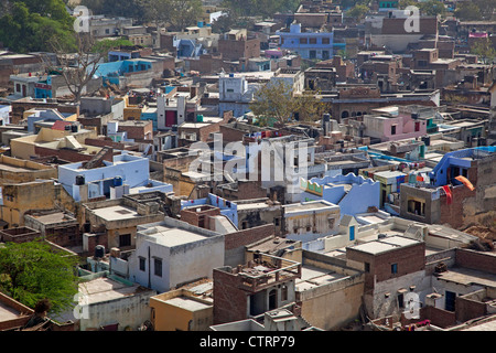 Vue sur les maisons du village Barsana / Varsana, Uttar Pradesh, Inde Banque D'Images