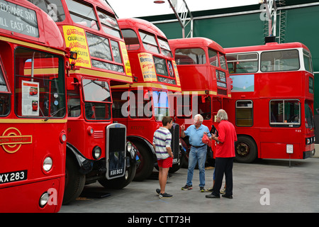 Vintage double-decker bus dans le bus de Londres, musée Brooklands, Weybridge, Surrey, Angleterre, Royaume-Uni Banque D'Images