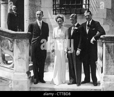 Duc de Windsor après son mariage avec Wallis Simpson le 3 juin 1937 au château de Cande, Monts, France. Voir la description ci-dessous Banque D'Images