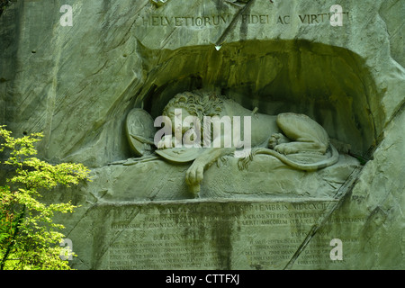 Monument du Lion à l'entrée du jardin des glaciers, Lucerne, Suisse. Banque D'Images