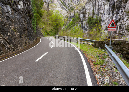 Desfiladero de los Beyos dans le sud-ouest de pente de la Picos de Europa, Asturias, Espagne Banque D'Images