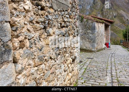 Bulnes (El Castillo), Cabrales, parc national des Picos de Europa, Asturias, Espagne Banque D'Images