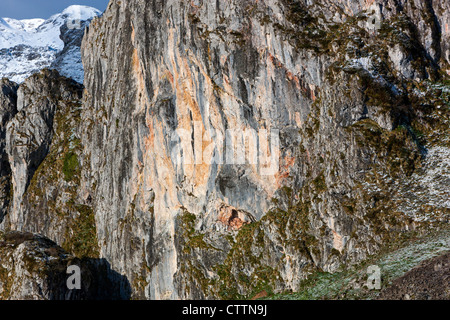 Randonnée sur le lac Ercina, parc national des Picos de Europa, Covadonga, dans les Asturies, Espagne Banque D'Images