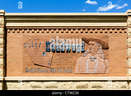 Panneau à l'entrée de la ville historique de Deadwood, Dakota du Sud, où Wild Bill Hickok est tué, USA Banque D'Images