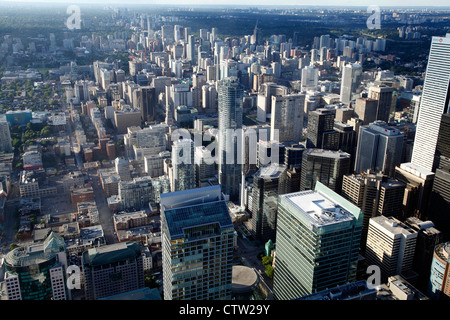 Toronto, juin 2012, à la ville de Toronto sur les gratte-ciel bâtiments vus de la Tour CN, comprend le Quartier Financier Banque D'Images