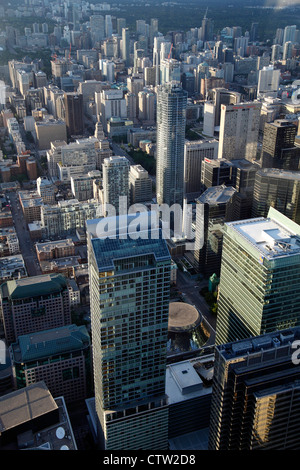 Toronto, juin 2012, à la ville de Toronto sur les gratte-ciel bâtiments vus de la Tour CN, comprend le Quartier Financier Banque D'Images