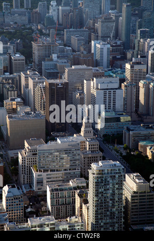 Toronto, juin 2012, à la ville de Toronto sur les gratte-ciel bâtiments vus de la Tour CN, comprend le Quartier Financier Banque D'Images