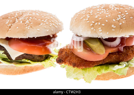 Cheeseburger et Chickenburger isolé sur fond blanc Banque D'Images