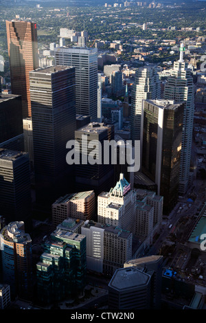 Toronto, juin 2012, à la ville de Toronto sur les gratte-ciel bâtiments vus de la Tour CN, comprend le Quartier Financier Banque D'Images