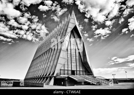 La chapelle des cadets de l'Académie de la Force aérienne, achevée en 1962, à l'Académie de la Force aérienne des États-Unis, à Colorado Springs, au Colorado. Banque D'Images