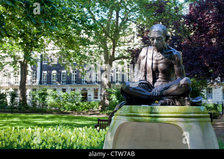 Statue de Gandhi. Tavistock Square Gardens, Bloomsbury, Londres Banque D'Images