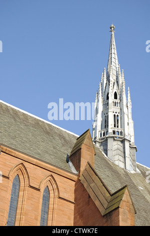 Spire sur le toit de la Baronnie située à Glasgow, Ecosse Banque D'Images