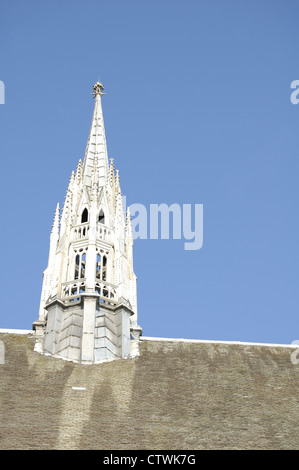 Spire sur le toit de la Baronnie située à Glasgow, Ecosse Banque D'Images