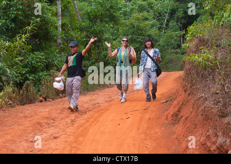 Hill tribe trekking pour AKAH, ANN et Shan villages - KENGTUNG ou KYAINGTONG - MYANMAR MR Banque D'Images