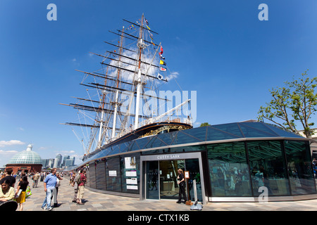 Le Cutty Sark clipper un navire en cale sèche, Greenwich, London, England, UK. Banque D'Images