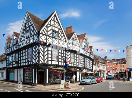 Bâtiments à colombages Market place Swan Street Warwick Town Centre Warwickshire Angleterre Royaume-Uni Europe Banque D'Images