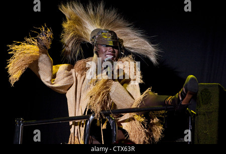 Grace Jones sur scène à festival Lovebox, Victoria Park, London Juin 2012 Banque D'Images