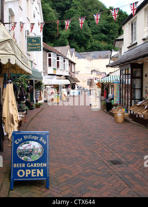 Les boutiques touristiques à Lynmouth, Exmoor, Devon, UK Banque D'Images