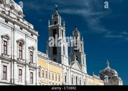 Palais national de Mafra et Covent, Mafra, nr Lisbonne, Portugal. Banque D'Images