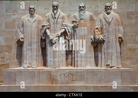 Jean Calvin, Guillaume Farel, Théodore, Debeze, et John Knox sur le mur des Réformateurs, Genève, Suisse Banque D'Images