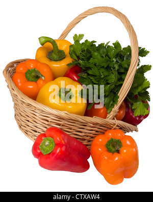 Poivrons colorés et le persil dans un marché baskets Banque D'Images