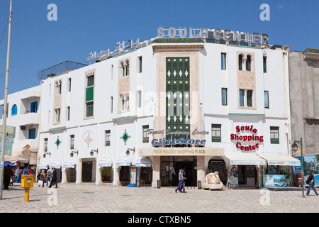 Magasin de la chaîne de boutique de souvenirs avec des prix fixes du centre-ville de Sousse de Soula, Tunisie, Afrique Banque D'Images